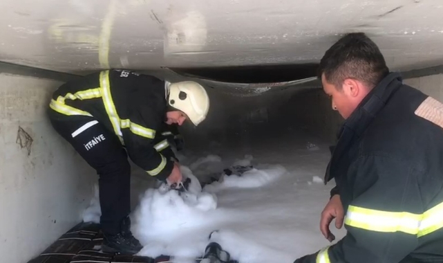 Mangal kömürü yüklü TIR'da korkutan yangın