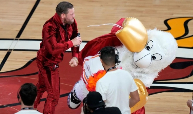 McGregor NBA maskotunu yumruklayarak hastanelik etti