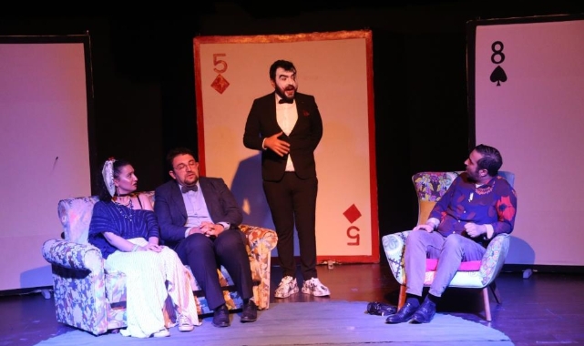Merkezefendi Kent Tiiyatrosu'nun yeni oyununa büyük ilgi
