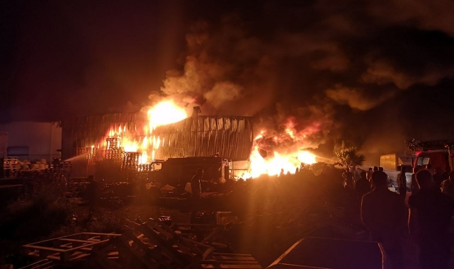 Mersin'deki fabrika yangını kontrol altına alındı