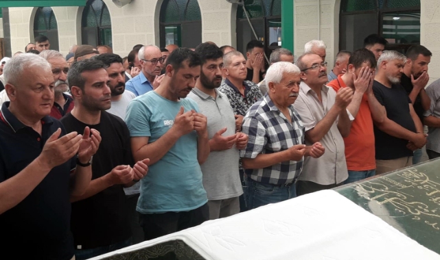 Metruk evdeki göçükte ölen 15 yaşındaki Ömer Faruk toprağa verildi