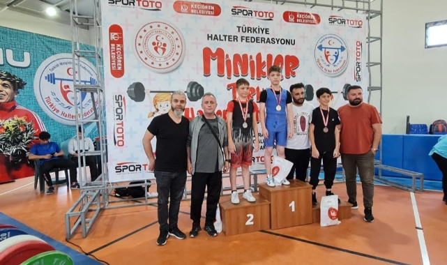 Minik Hüseyin Buğra, Türkiye Halter Şampiyonu oldu