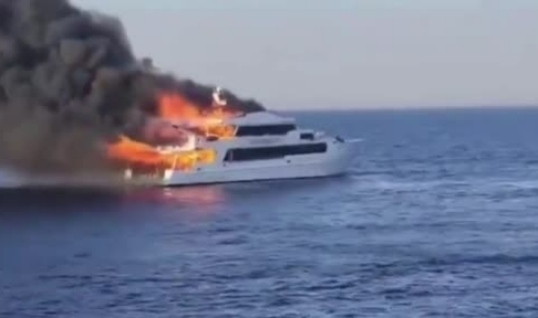 Mısır’da tekne yangını! 3 İngiliz turist kayıp