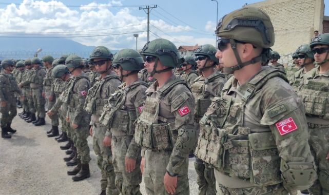 NATO'nun talebi üzerine Türk komandolar Kosova'ya gitti