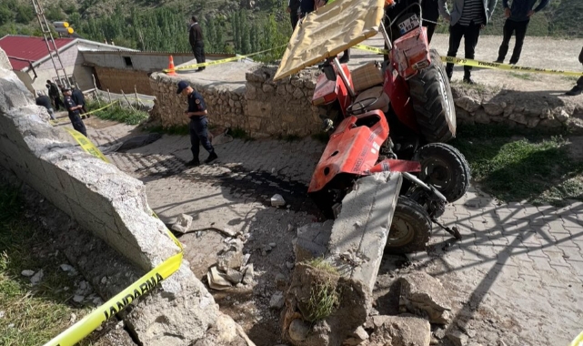 Niğde'de traktör devrildi; sürücü öldü 2 kişi yaralandı