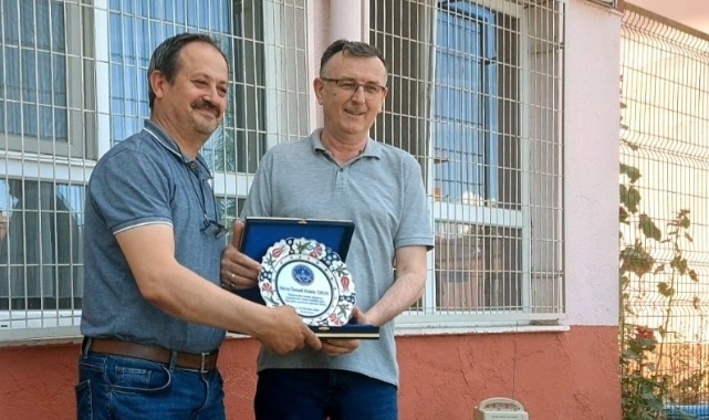 Öğrenciler mezun öğretmenler emekli oldu