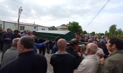 Oğulları tarafından öldürülen anne ve babaya veda