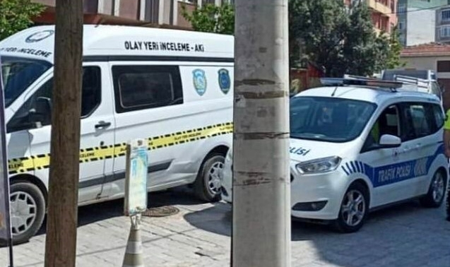 Önünü kestiği kadın sürücüyü bacağından vurdu