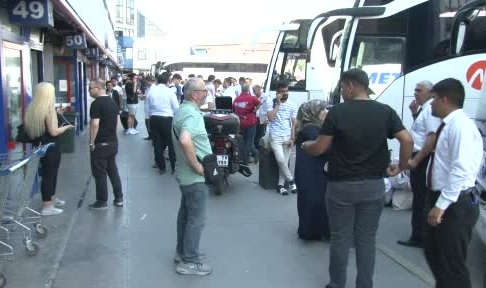 Otogarda bayram yoğunluğu başladı