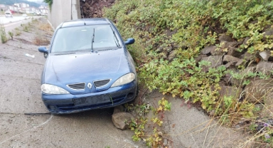 Zonguldak'ta otomobil su kanalına uçtu