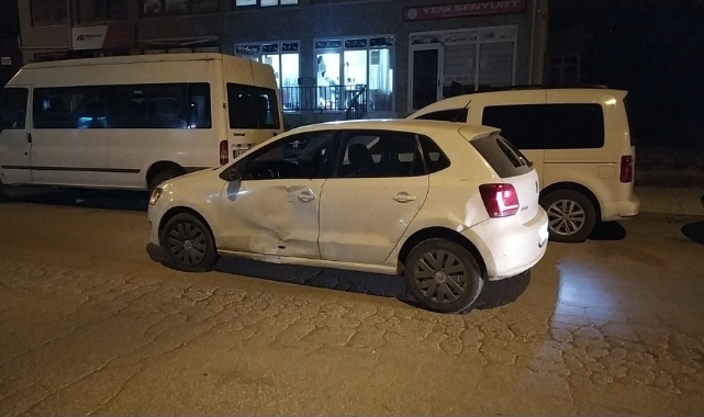 Otomobile çarpan motosikletin sürücü yaralandı