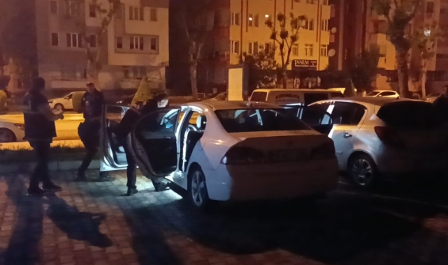 Otomobilin çarptığı kadın can verdi!
