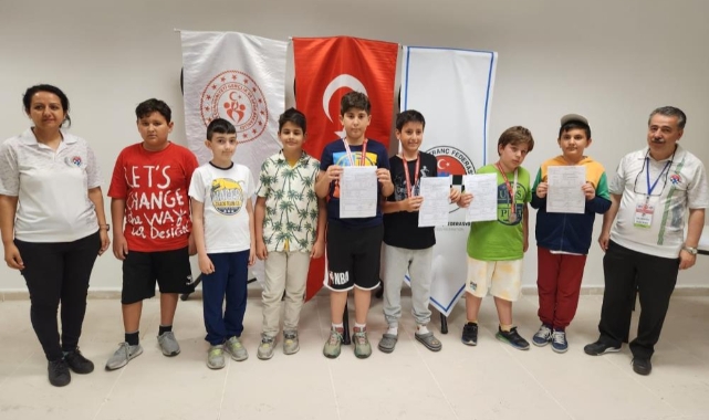 Özel satranç turnuvasında madalyalar sahibini buldu