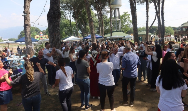 Özhan ailesi piknikte doyasıya eğlendi
