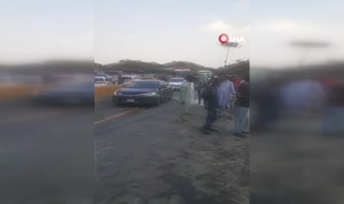 Pakistan’da otobüs kazası! 13 ölü 15 yaralı