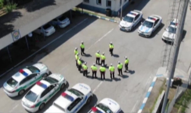 Polis ekiplerinin trafikte bayram mesaisi