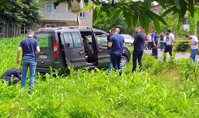 Pusu kurduğu kardeşinin aracına ateş açtı