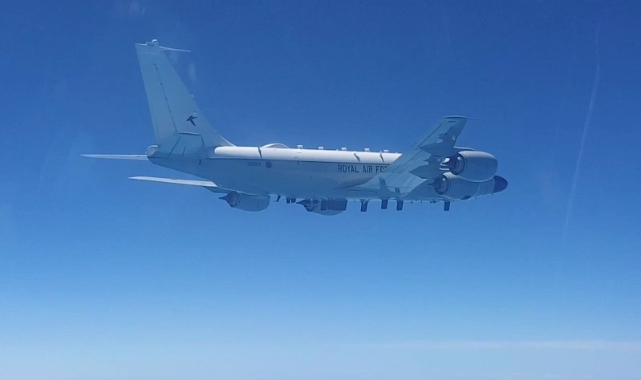 Rus jetlerinden İngiliz uçaklarına engelleme