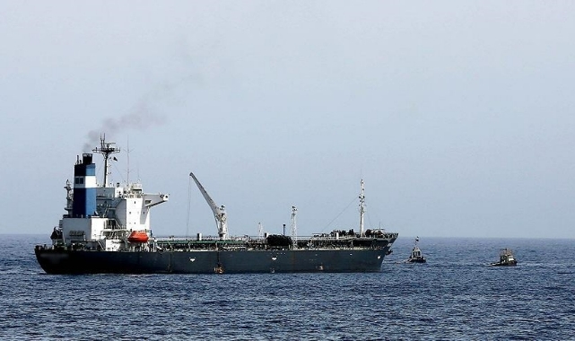 Rusya’da iki petrol tankeri çarpıştı!