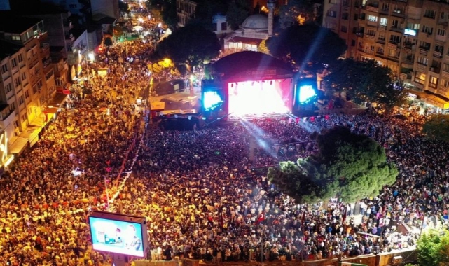 Sefo'dan Bergama'da muhteşem konser