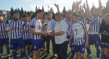 Selendi Belediyespor 31 yıl sonra ilk şampiyonluğunu yaşadı