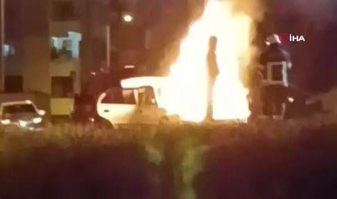 Seyir halindeki otomobil yandı