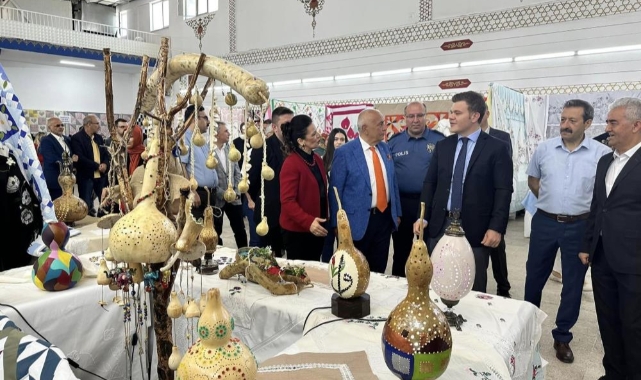 Simav’da göz kamaştıran sergisi