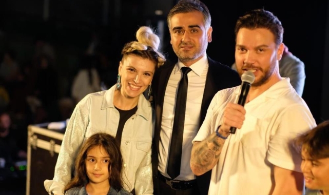 Sinan Akçıl, öğrenciler için sahne aldı