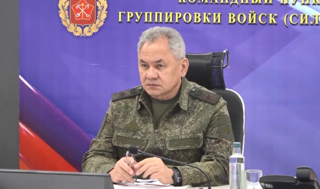 Şoygu, Ukrayna’daki Rus askeri merkezini ziyaret etti