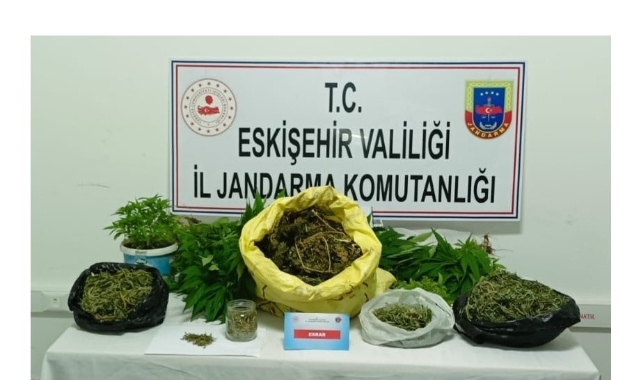 Şüpheli şahsın evinde kenevir ve esrar bulundu