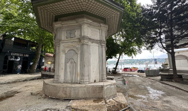 Tarihi Emirgan Çeşmesine kepçeli zarar iddiası