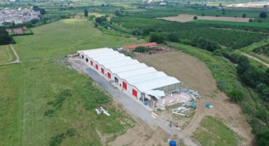 Tarım arazilerindeki fabrikalar havadan görüntülendi