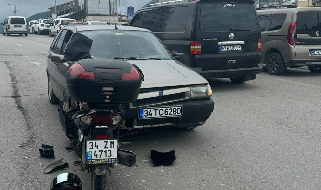 Ters şeride giren otomobil motosiklete çarptı