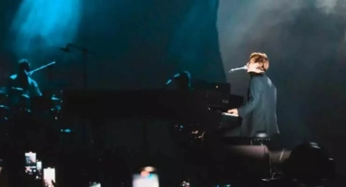 Tom Odell hayranlarıyla İstanbul'da buluştu