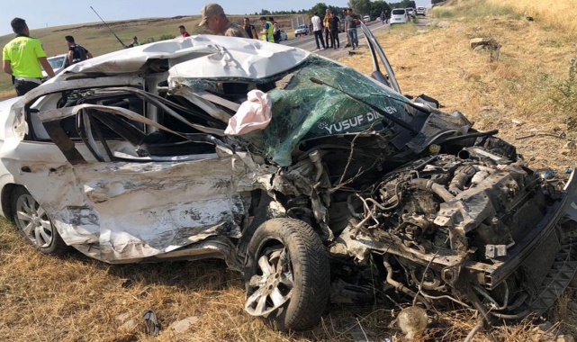 Trafik kazası evli çifti hayattan kopardı