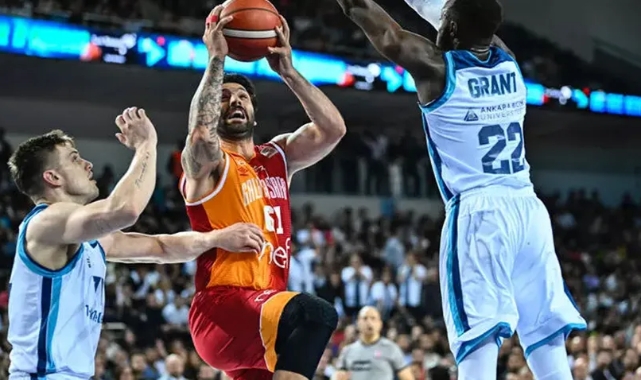 Türk Telekom yarı finale yükseldi!