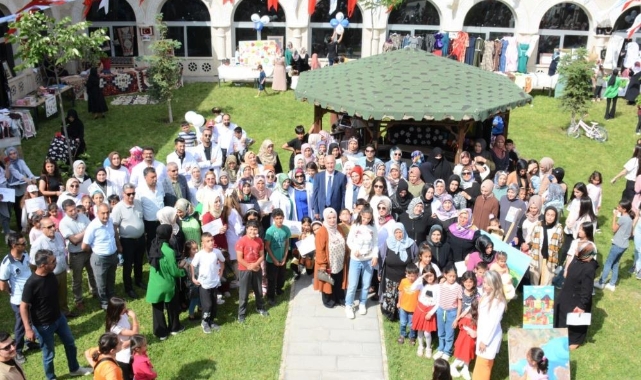 Tuşba’da ‘Yılsonu Sergi ve Sertifika’ töreni