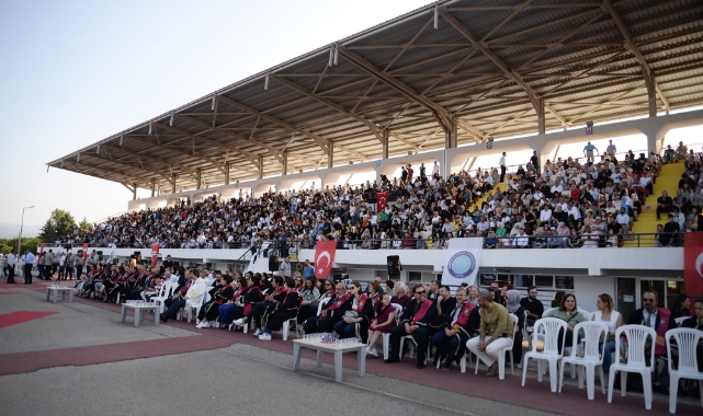 Uludağ üniversitesinde diploma sevinci