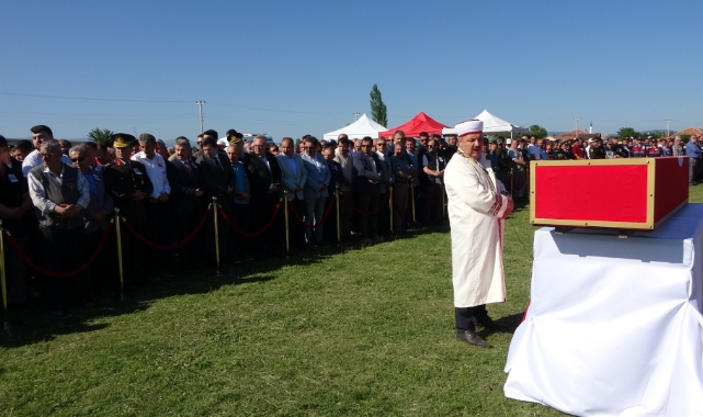 Uşak şehidini son yolculuğuna uğurladı