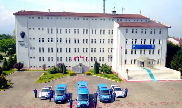 Uyuşturucu tacirleri suçüstü yakalanarak tutuklandı