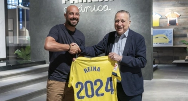 Villarreal, 40 yaşındaki kaleci Reina'nın sözleşmesini uzattı