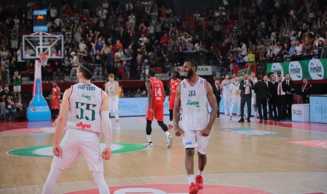 Vitto Brown, 1 yıl daha Pınar Karşıyaka’da