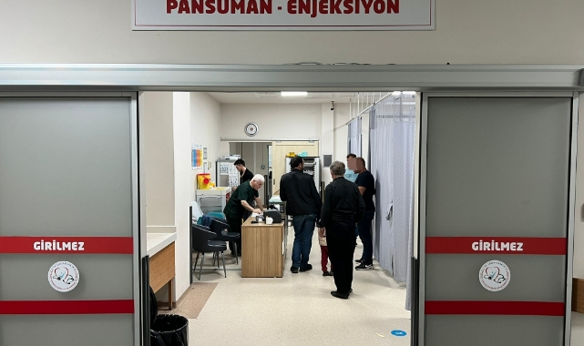 Yaklaşık 400 kişi yedikleri yemekten zehirlendi