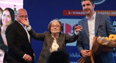 Yazar Gülten Dayıoğlu’na onur ödülü