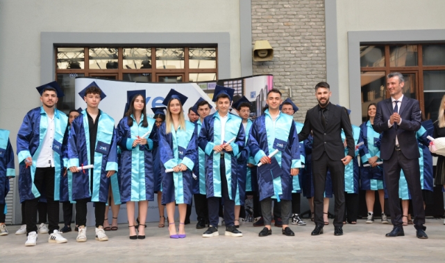 YEK Eğitim Kurumları'nda mezuniyet gururu