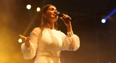 Yeşilırmak Festivali’nde Elif Buse Doğan sahne aldı