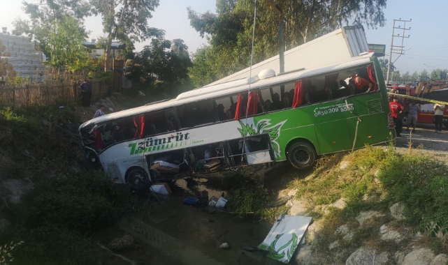 Yolcu otobüsü TIR'a çarptı: 1 ölü, 28 yaralı