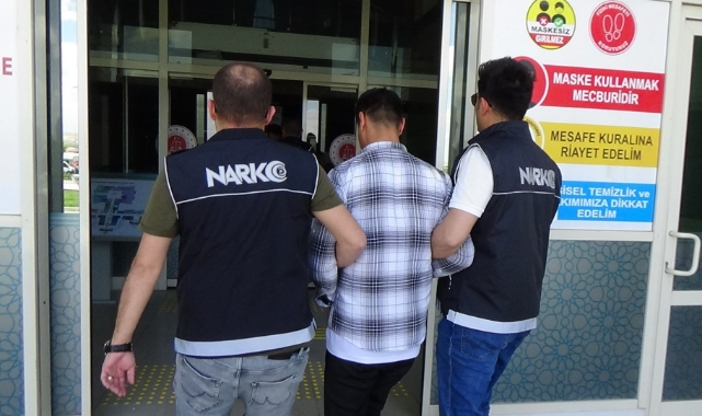 Yolcu otobüsünde uyuşturucuyla yakalanan 2 kişi tutuklandı