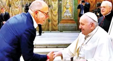 Yönetmen Ferzan Özpetek, Papa Francis ile bir araya geldi
