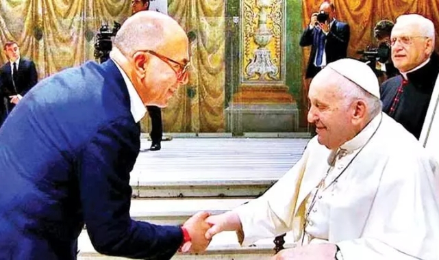 Yönetmen Ferzan Özpetek, Papa Francis ile bir araya geldi